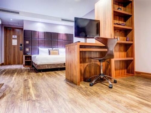 Гостиница Roomzzz Leeds City в Лидсе