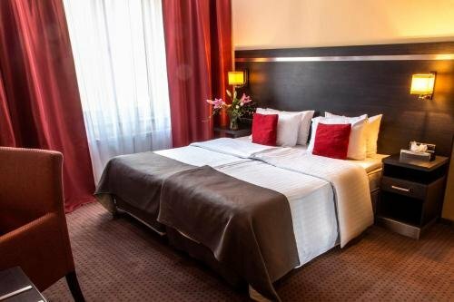 Гостиница Hotel Delta In в Дзержонюве