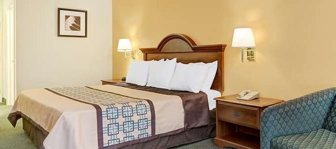 Фото Days Inn by Wyndham Burlington East