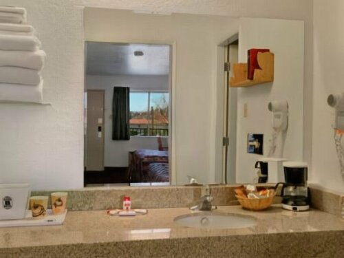 Гостиница Super 8 by Wyndham St. George Ut в Сент-Джордже