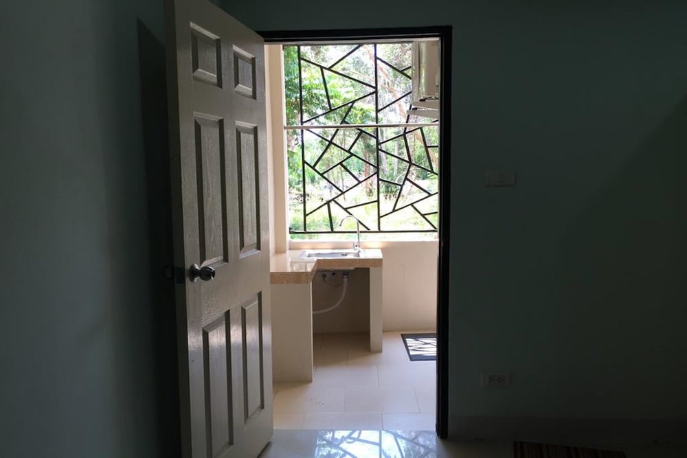 Фото Rayonghouse Resort