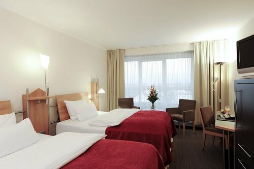 Гостиница Nh Mannheim-Viernheim в Фирнхайме
