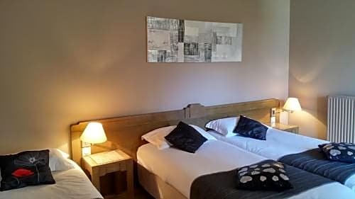 Фото Logis Hotel la Grassinais