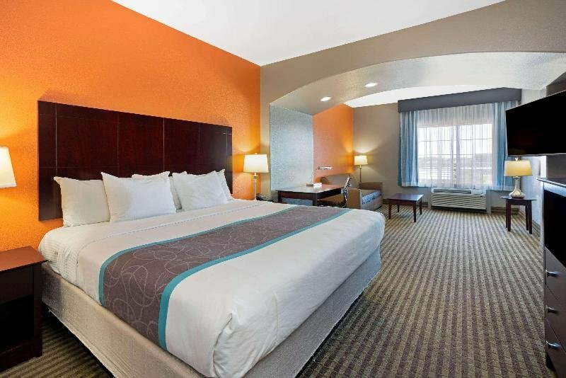 Гостиница La Quinta Inn & Suites by Wyndham Houston Bush Intl Airpt E