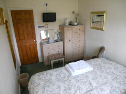 Фото The Elms Guest House