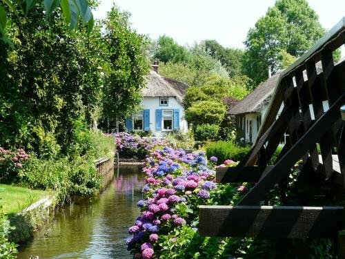 Гостиница B&b De Galeriet Giethoorn в Оверэйселе