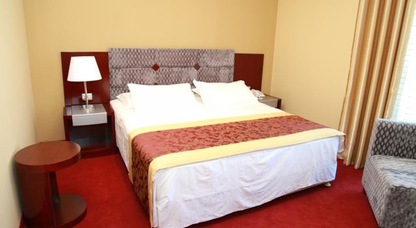 Фото Hotel Kompleksi Arifi