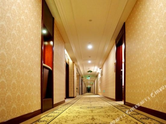 Фото Ji Hotel Shanghai Pudong Airport Free Trade Zone