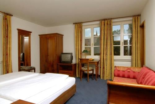 Фото Hotel Königin Olga