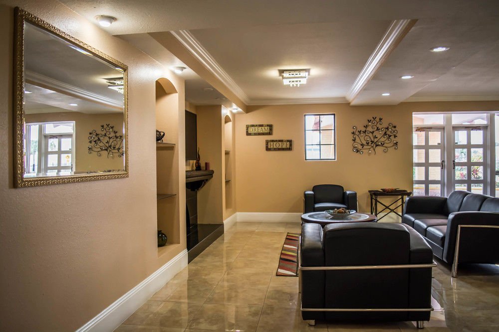 Фото Rodeway Inn Near Ybor City - Casino