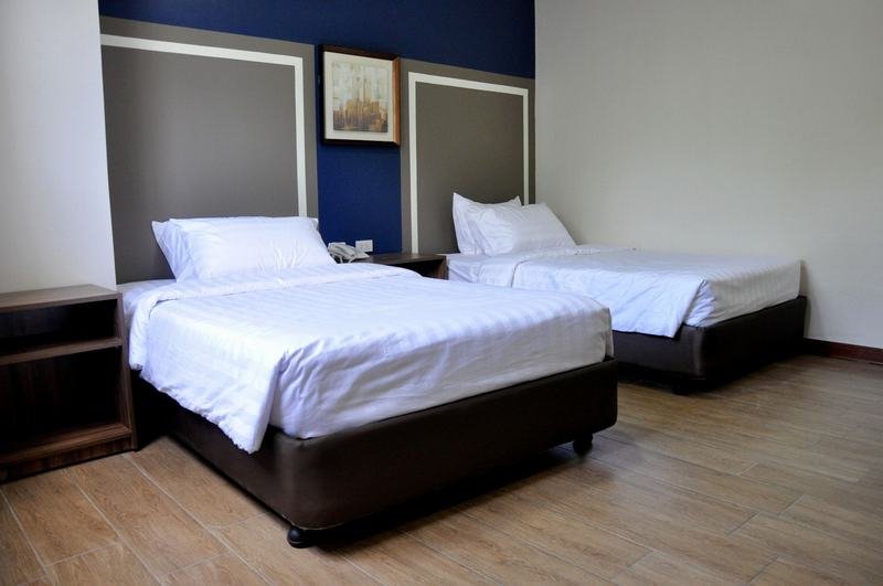 Фото S Hotel and Residences