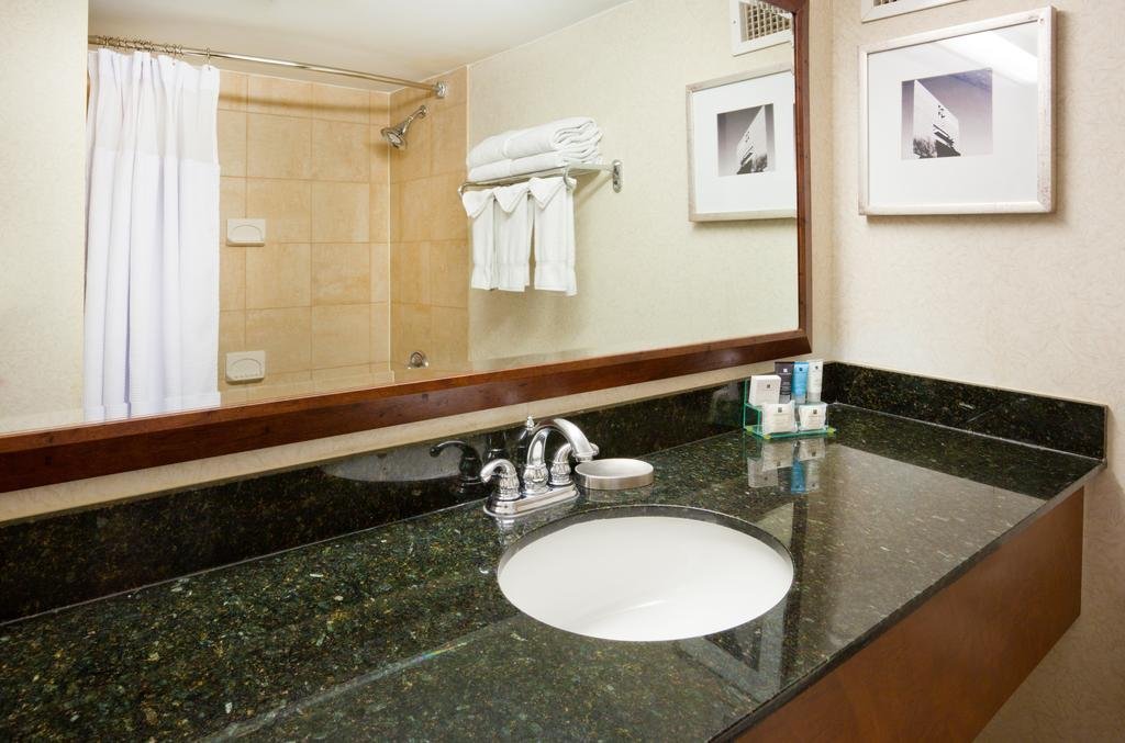 Фото Renaissance Minneapolis Bloomington Hotel