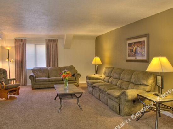 Фото Fairmont Hot Springs Resort