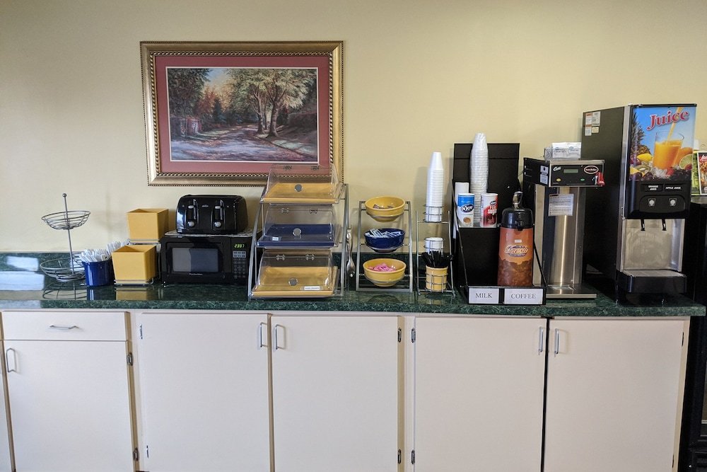 Фото Travelodge by Wyndham Richmond In