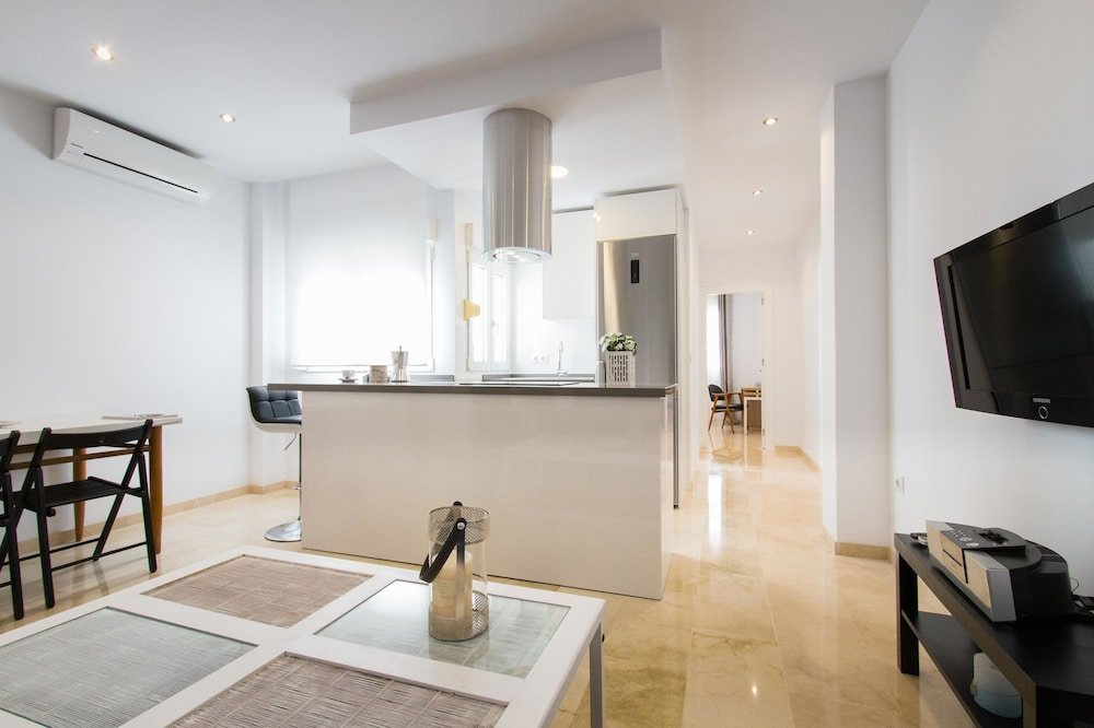 Фото Holidays2Malaga City Center Apartments