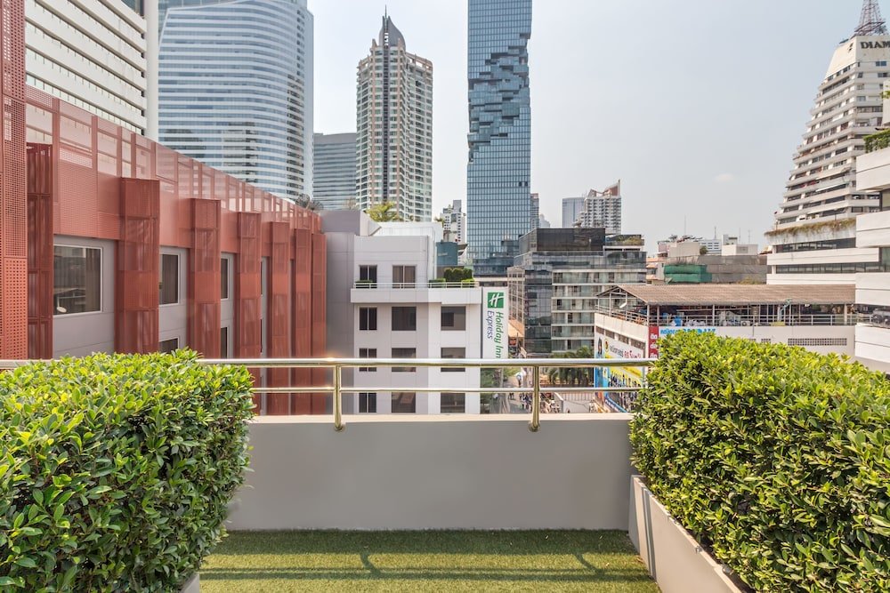 Фото Holiday Inn Express Bangkok Sathorn