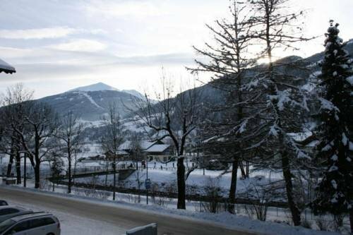 Гостиница Appartementhaus Lafenthaler Mit Kostenlosem Eintritt in Alpentherme в Бад-Хофгаштайне