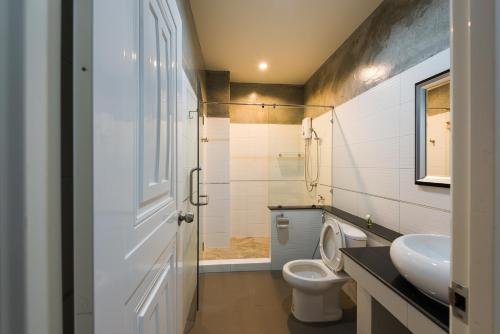 Фото The Iconic Hotel