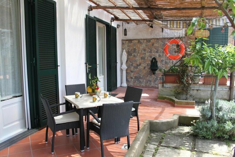 Гостиница Eden Holiday Accomodation