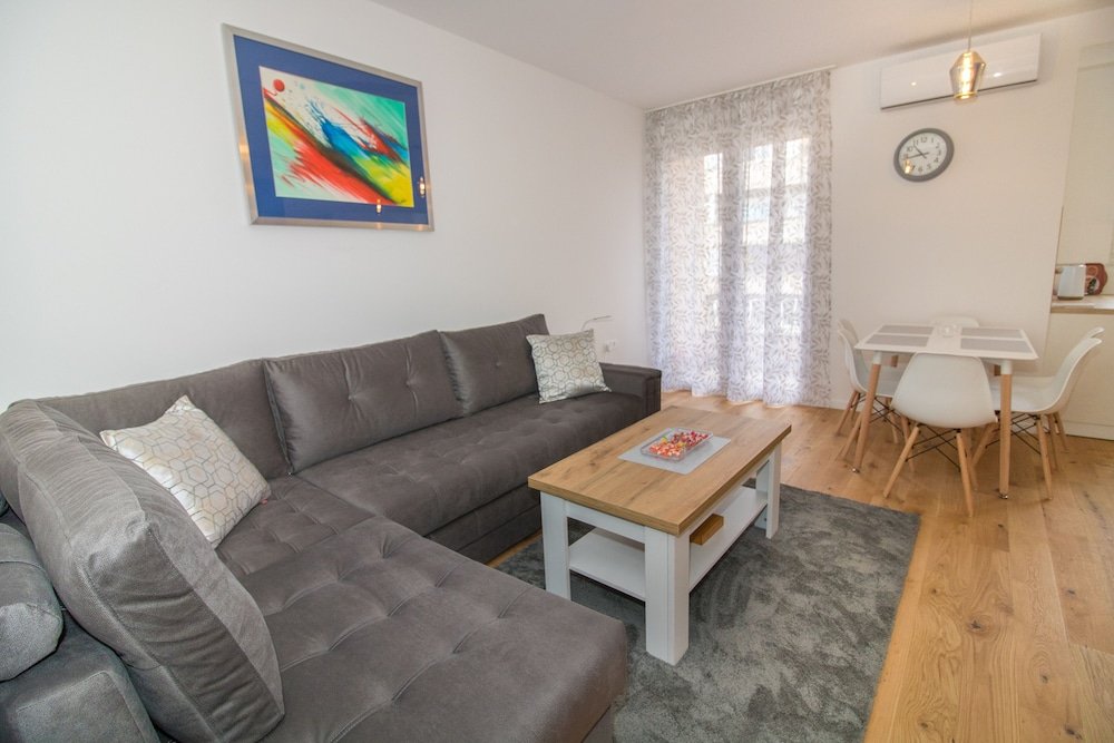 Фото Apartments Tulipan