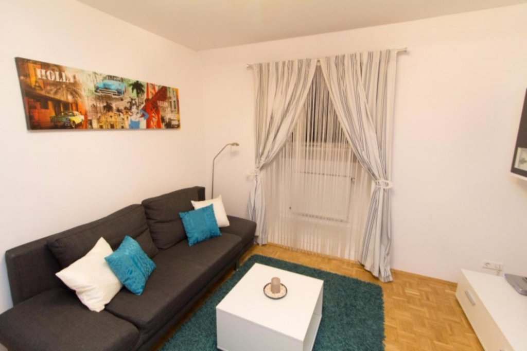 Фото CheckVienna Josef Kutscha Gasse