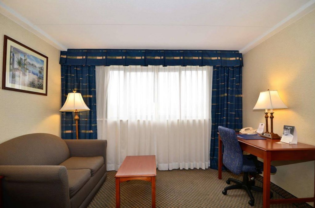 Фото Comfort Inn & Suites Downtown Tacoma