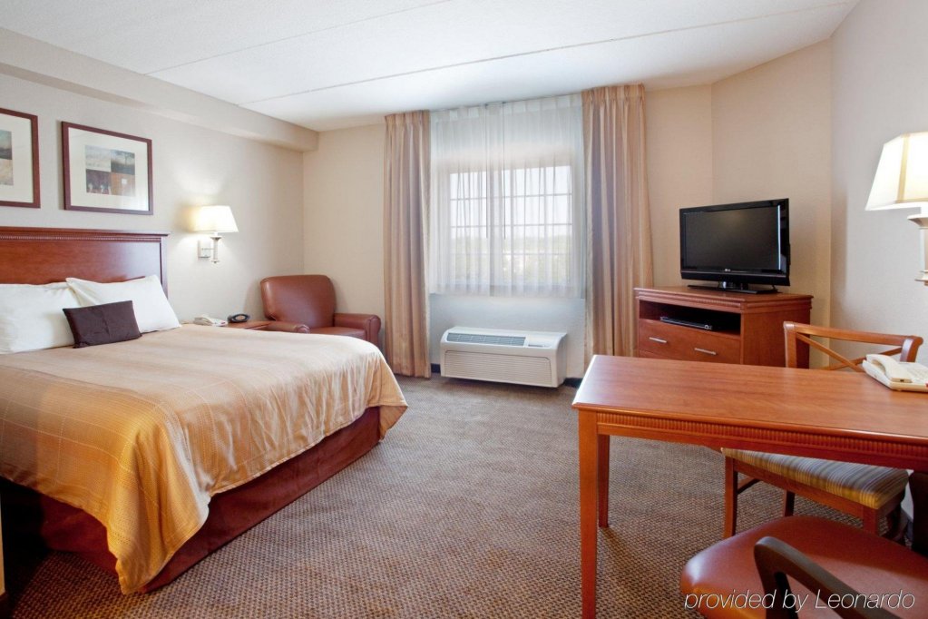 Фото Candlewood Suites, Columbia/Ft. Jackson, an Ihg Hotel