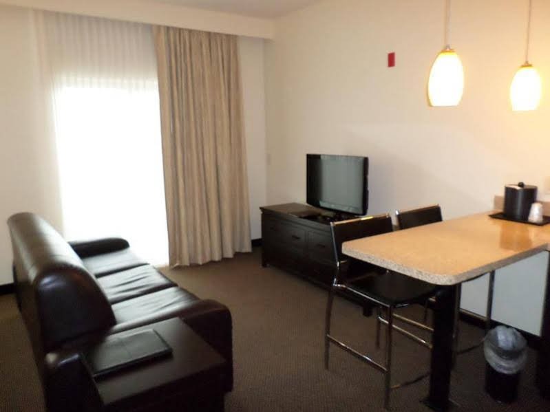 Фото Berlin Grande Hotel