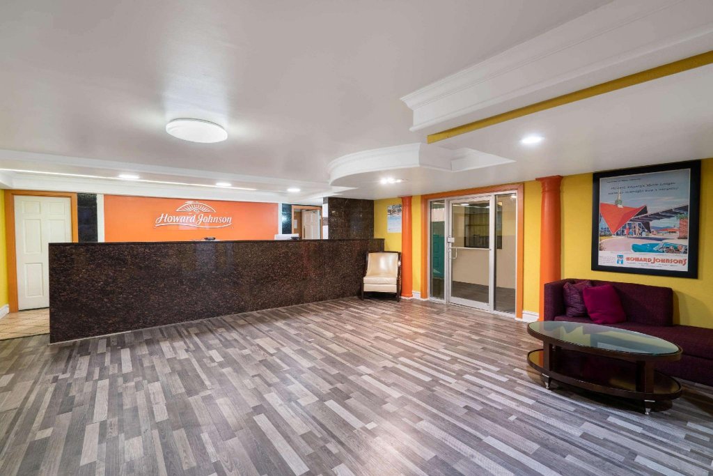 Фото Howard Johnson by Wyndham Atlanta College Park