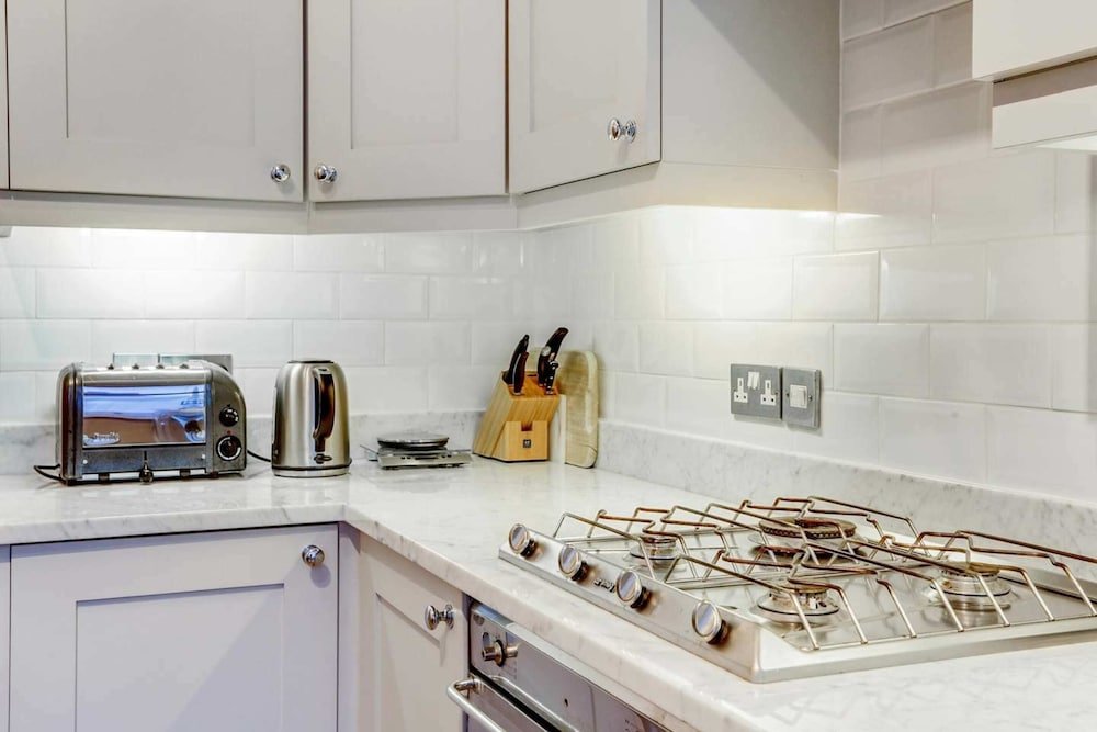 Фото Fulham Large 1 bed Flat in Charming Building