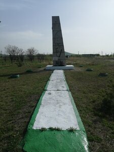 Стела Памятник воинам-односельчанам, погибшим в Великой Отечественной войне 1941-1945 годов (Приморский край, Михайловский район, село Ляличи), памятник, мемориал в Приморском крае