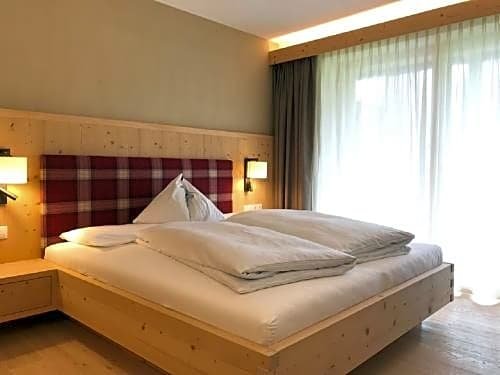 Фото Hotel Schoenblick