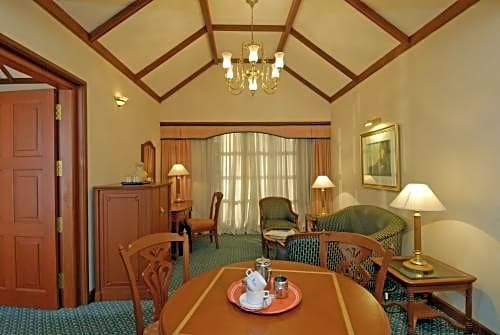 Фото Ktdc Tea County Munnar