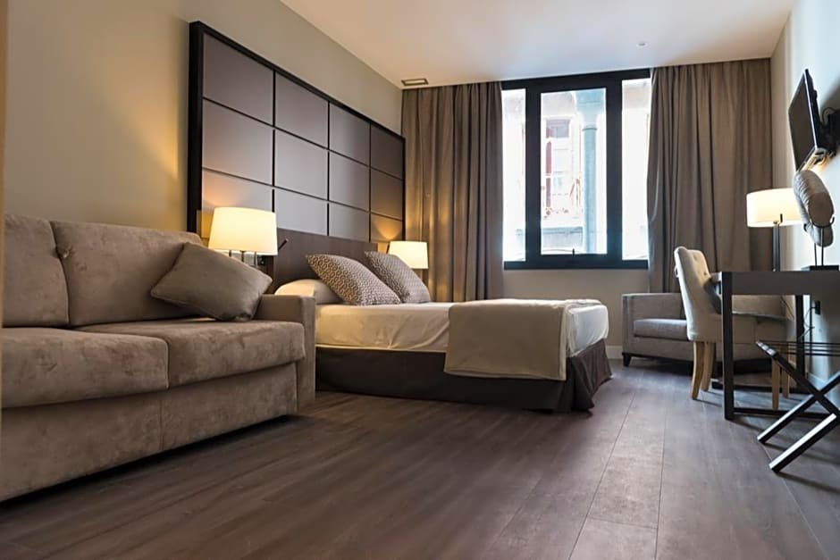 Фото Hotel Palacio de Valderrábanos