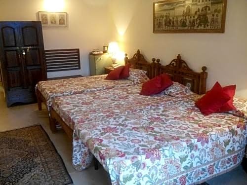 Фото Hotel Megh Niwas