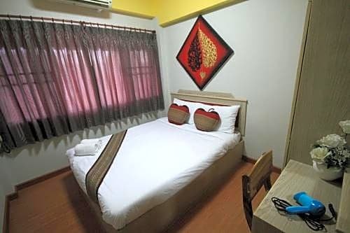 Фото Home Place Hotel