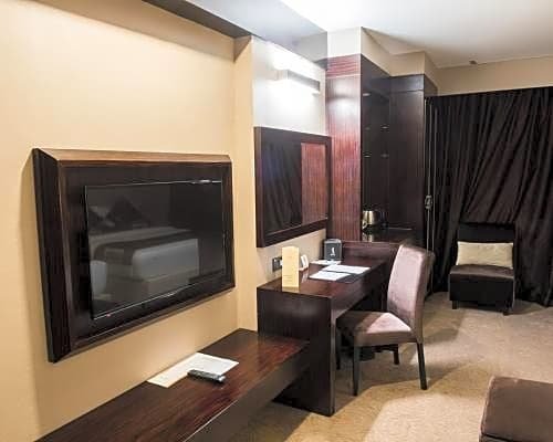 Фото Royale Signature Hotel