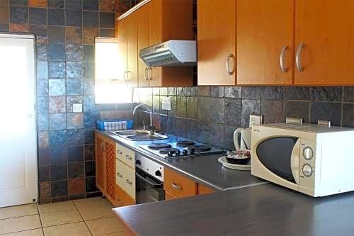 Фото Oceans Hotel & Self Catering