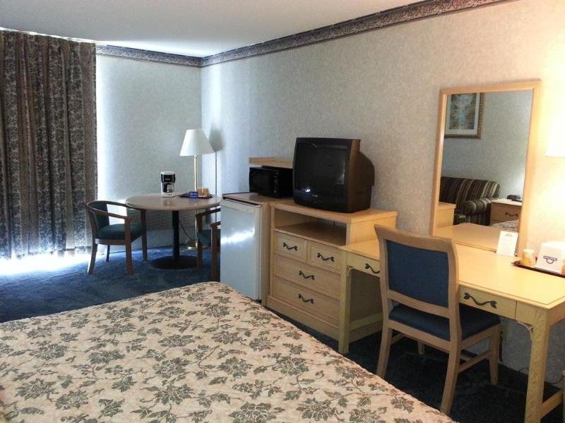 Фото Glendale Express Hotel