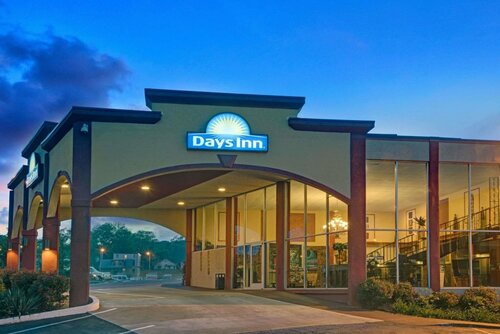 Гостиница Days Inn by Wyndham Kansas City в Канзас-Сити