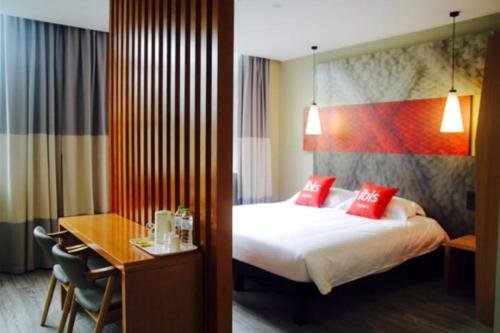 Фото Ibis Styles Chengdu American Center Hotel