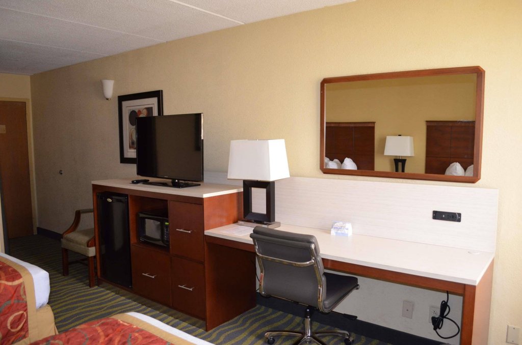 Фото Best Western Plus Charlotte/Matthews Hotel