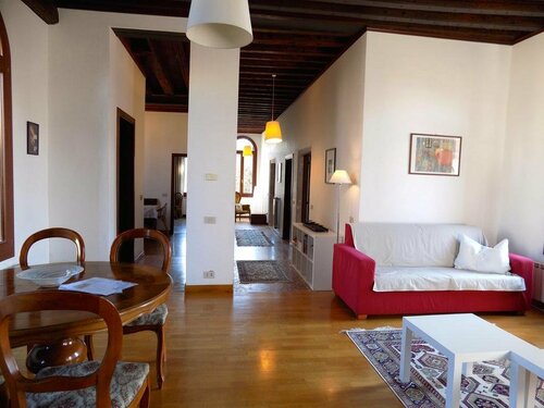 Гостиница Ca' San Trovaso - 6 Rooms в Венеции