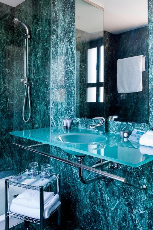 Фото Ac Hotel León San Antonio by Marriott