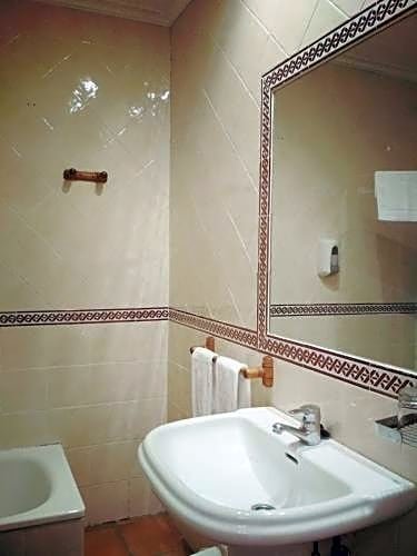 Фото Hostal Atenas