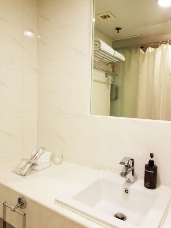 Фото Dash Living On Hollywood