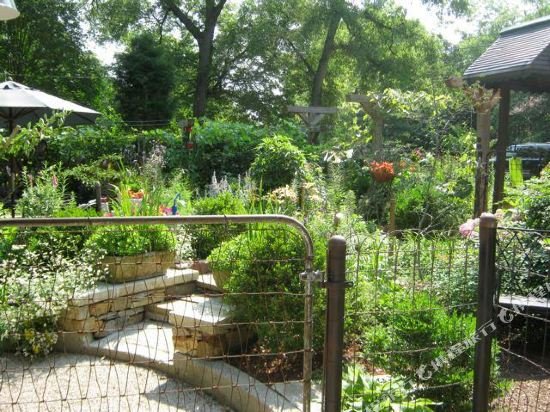 Фото Little House Nashville by Redawning