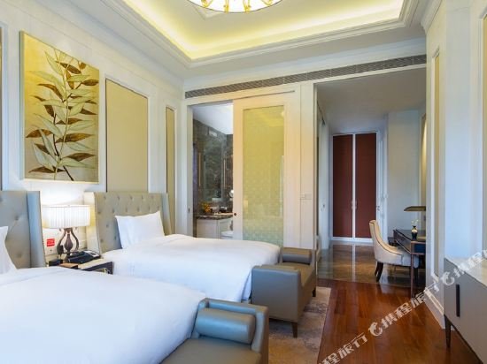 Фото Hilton Yuxi Fuxian Lake