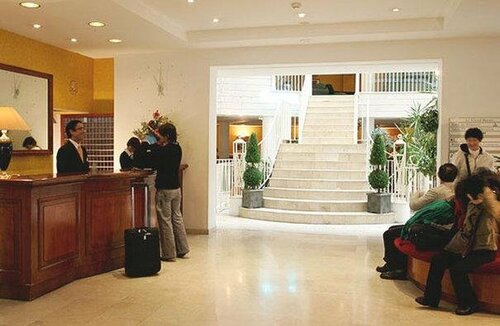 Внешний вид отеля Hotel Saint Sauveur в Лурде, фото 3