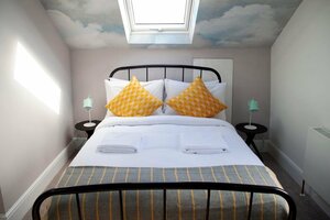 Гостиница Гостевой Дом The Old Post Office - Bright & Modern 4bdr Townhouse With Private Garden в Оксфорде